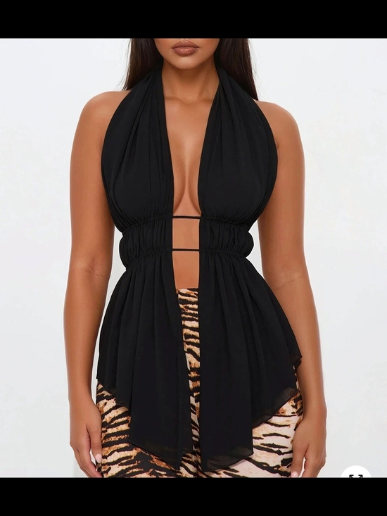 Fashion Nova Tops - Fashion NOVA Sexy Black Halter Plunge Top NWT